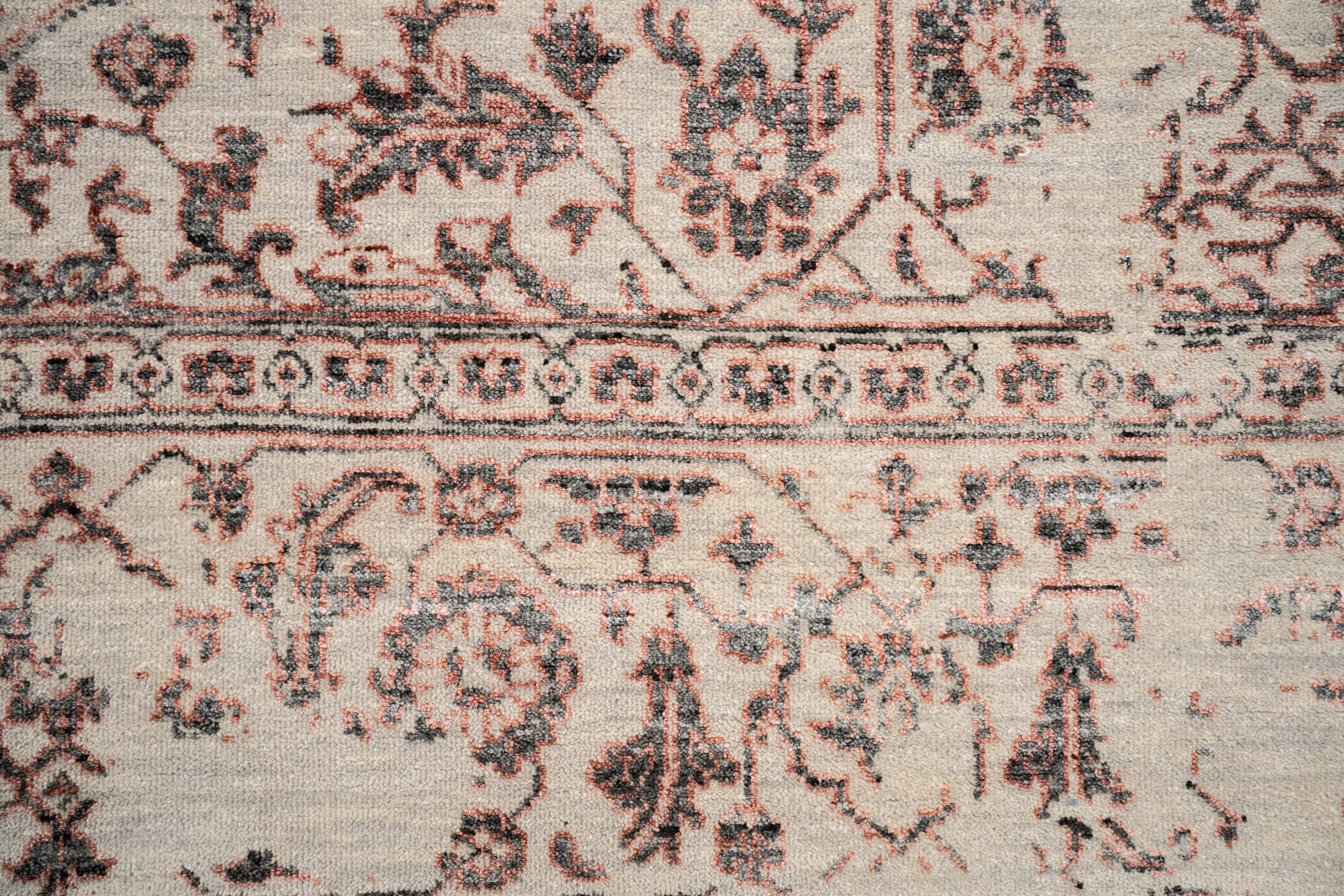 Handknotted Carpet, DIA - 1322 SERAPI, Dark Vanilla & Grey